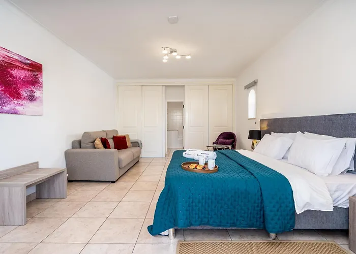 Nyaraló Host Wise - Spacious Family House With Garden *