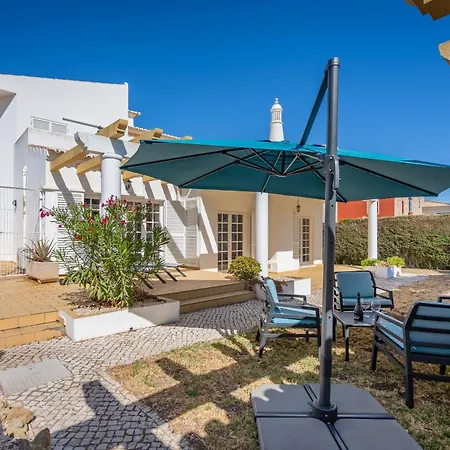 Host Wise - Spacious Family House With Garden Holiday home