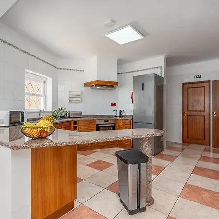 Prázdninový dům Host Wise - Spacious Family House With Garden *
