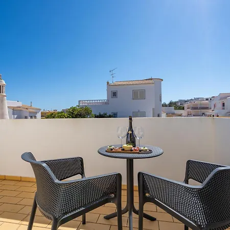 Host Wise - Spacious Family House With Garden