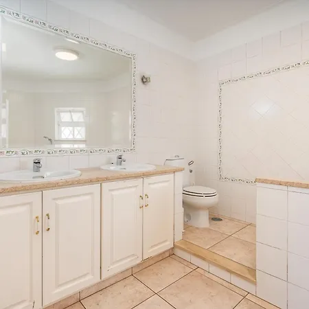 בית נופש Host Wise - Spacious Family House With Garden *