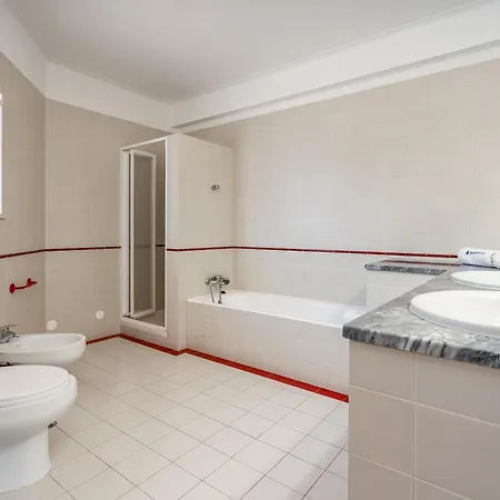 Host Wise - Spacious Family House With Garden לאגוּ‏ש
