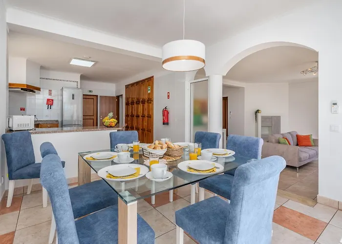 Host Wise - Spacious Family House With Garden