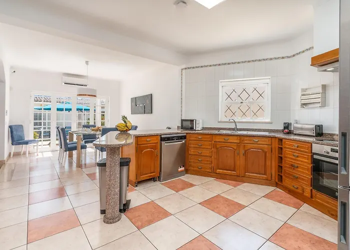 別荘 Host Wise - Spacious Family House With Garden ラゴス