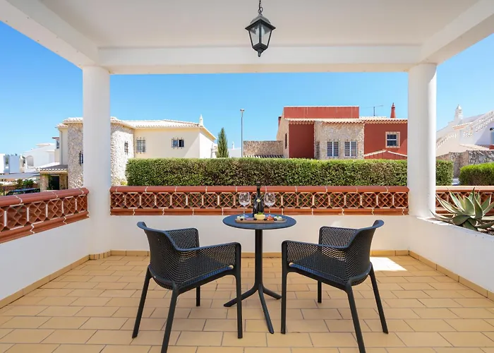 Host Wise - Spacious Family House With Garden