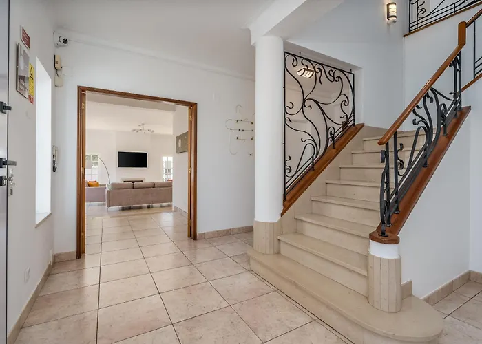 Host Wise - Spacious Family House With Garden Сasa de vacaciones Lagos